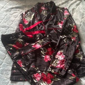 Apt. 9 Black and Red Floral Pajama Set